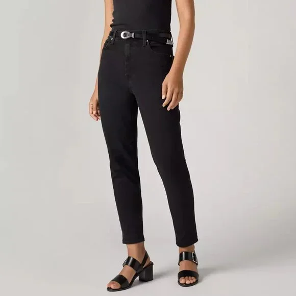 Levi's High-Waisted Mom Jeans 24 x 29 - Picture 1 of 8